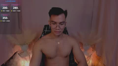 Snapshot of 000batman000 chatting on December 11, 1:37 am Bruce online show from December 11, 1:37 am