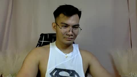 Snapshot of 000batman000 chatting on December 14, 7:18 am Bruce online show from December 14, 7:18 am