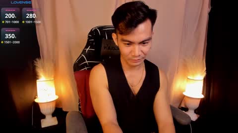 Snapshot of 000batman000 chatting on February 10, 7:04 am Bruce online show from February 10, 7:04 am