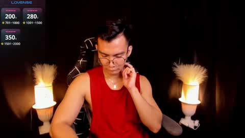 Snapshot of 000batman000 chatting on February 25, 2:14 am Bruce online show from February 25, 2:14 am