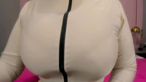 Snapshot of 00valeriasexxx chatting on March 5, 10:00 am Valeria online show from March 5, 10:00 am