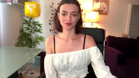 Olivia online show from May 2, 9:31 pm