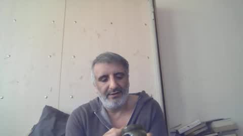 Snapshot of 0luvmonkey chatting on April 5, 1:19 pm 0luvmonkey online show from April 5, 1:19 pm