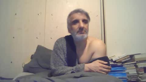 Snapshot of 0luvmonkey chatting on April 6, 1:25 am 0luvmonkey online show from April 6, 1:25 am