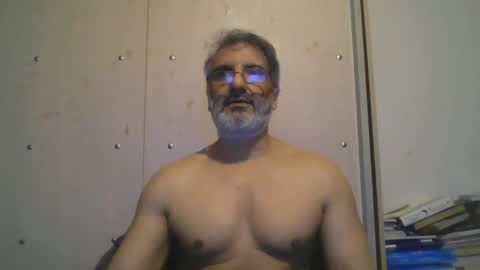 Snapshot of 0luvmonkey chatting on April 19, 1:49 am 0luvmonkey online show from April 19, 1:49 am
