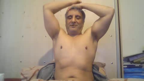 Snapshot of 0luvmonkey chatting on May 6, 5:46 am 0luvmonkey online show from May 6, 5:46 am