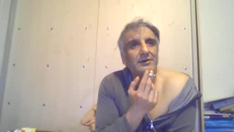Snapshot of 0luvmonkey chatting on May 6, 11:54 pm 0luvmonkey online show from May 6, 11:54 pm