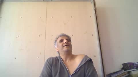 Snapshot of 0luvmonkey chatting on May 7, 12:32 pm 0luvmonkey online show from May 7, 12:32 pm