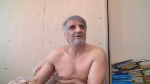 Snapshot of 0luvmonkey chatting on May 23, 8:18 am 0luvmonkey online show from May 23, 8:18 am
