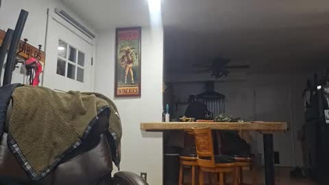 Snapshot of 0trickortreat0 chatting on November 27, 1:40 am CountryPrince online show from November 27, 1:40 am