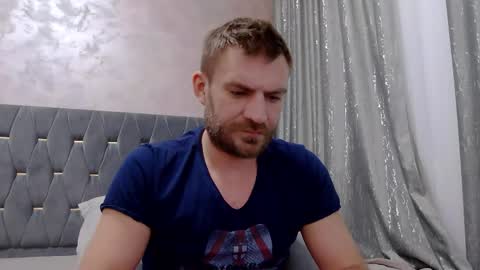 10in_deluxe online show from February 12, 7:14 am