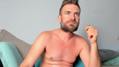 10in_deluxe online show from May 8, 8:52 am