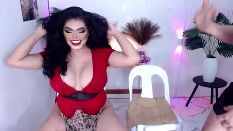 Snapshot of 10incheskinkynastytrans chatting on February 25, 7:12 pm Sasha Banks online show from February 25, 7:12 pm