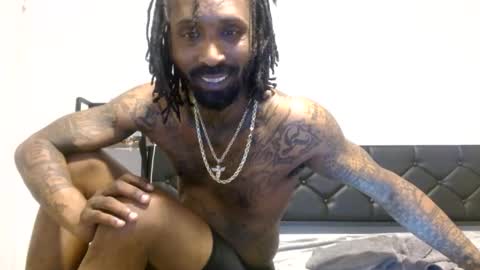 Snapshot of 11hundsum chatting on April 5, 3:04 am Darkmeat100 online show from April 5, 3:04 am