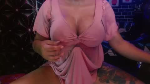 Snapshot of 11inchmonstercock4u chatting on July 1, 12:56 am i am trixie im Your Selfsucking Mistress online show from July 1, 12:56 am