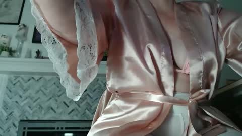 Aurora Willows online show from March 5, 5:25 am