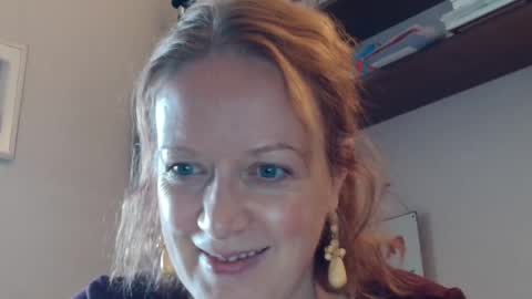 Snapshot of 12ennie chatting on October 1, 7:36 am 12ennie online show from October 1, 7:36 am