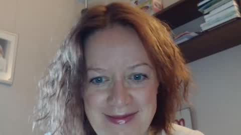 Snapshot of 12ennie chatting on October 7, 6:21 am 12ennie online show from October 7, 6:21 am