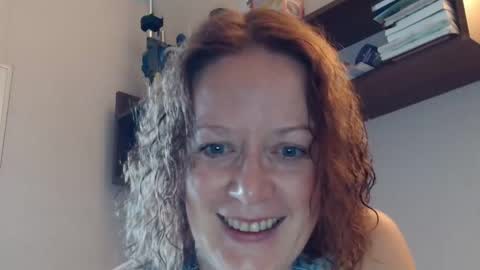 Snapshot of 12ennie chatting on October 9, 6:22 am 12ennie online show from October 9, 6:22 am