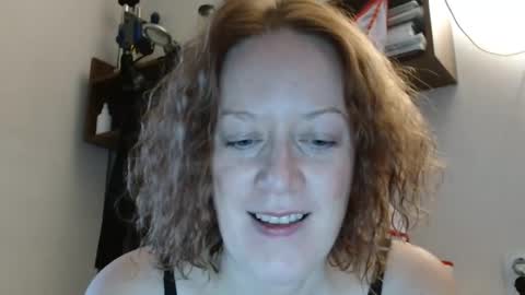 Snapshot of 12ennie chatting on October 21, 6:03 am 12ennie online show from October 21, 6:03 am