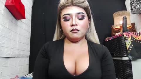 sexy kia online show from November 21, 6:39 pm