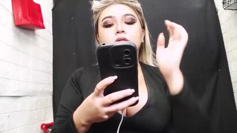 sexy kia online show from December 22, 7:27 am