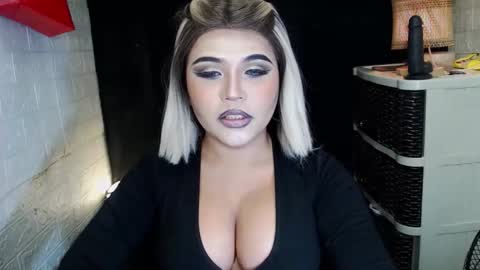 Snapshot of 12inchsexyanacodats chatting on February 14, 11:23 pm sexy kia online show from February 14, 11:23 pm