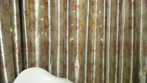 Snapshot of 13_angel_14 chatting on February 1, 9:51 pm Angelfree online show from February 1, 9:51 pm