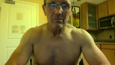 Snapshot of 13glanmorfa chatting on December 15, 6:07 am 13glanmorfa online show from December 15, 6:07 am