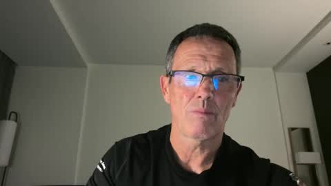 13glanmorfa online show from December 14, 6:08 am