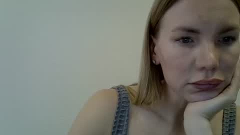 Snapshot of 1517fox chatting on October 2, 6:20 am 1517fox online show from October 2, 6:20 am