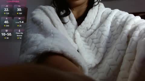 Snapshot of 18and45couple chatting on December 21, 3:24 am 18and45couple online show from December 21, 3:24 am