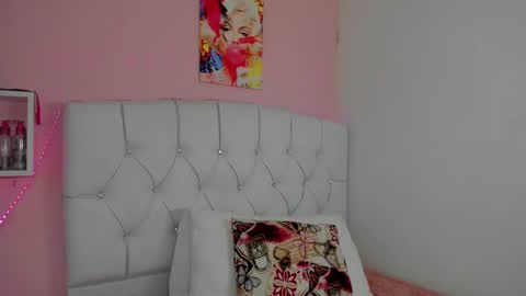 Snapshot of 18candy chatting on September 15, 10:10 pm 18candy online show from September 15, 10:10 pm