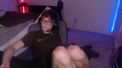 19yrboyhot online show from September 14, 12:54 am