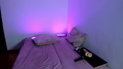 Snapshot of 19carla chatting on November 24, 5:29 am Carl the good girl online show from November 24, 5:29 am