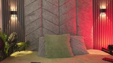 anya online show from October 11, 7:45 pm