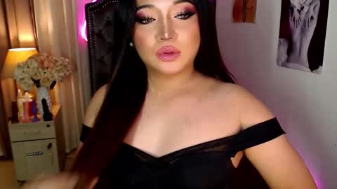 Snapshot of 1bestlover chatting on December 18, 6:36 pm Ekang online show from December 18, 6:36 pm