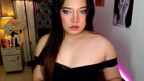 Snapshot of 1bestlover chatting on February 10, 6:06 am Ekang online show from February 10, 6:06 am