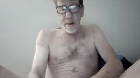 Snapshot of 1bigdickfrank chatting on February 6, 12:41 pm 1bigdickfrank online show from February 6, 12:41 pm