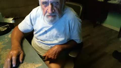 1handyanddee online show from May 16, 2:19 am