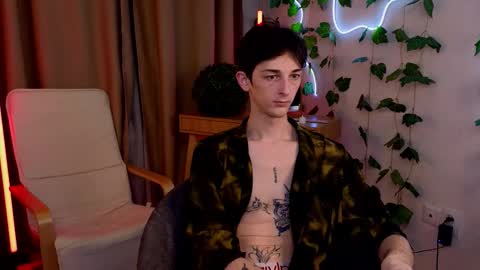 Snapshot of 1itt1efox chatting on March 17, 10:46 pm Max online show from March 17, 10:46 pm