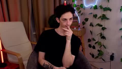 Snapshot of 1itt1efox chatting on March 18, 9:51 pm Max online show from March 18, 9:51 pm