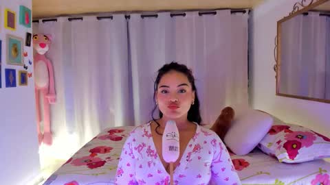 laiaa rivas online show from November 18, 2:06 am