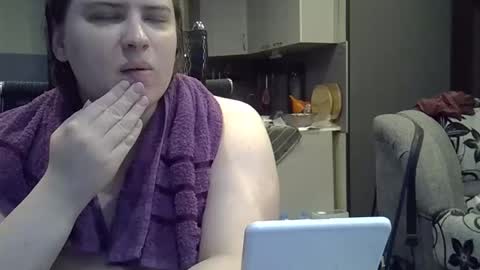 1LINDSEY1 online show from September 12, 8:25 am