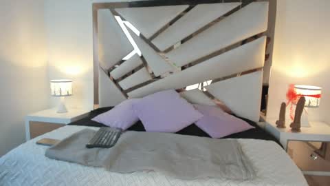 Snapshot of 1naughty_milf chatting on December 29, 7:06 am Luisa online show from December 29, 7:06 am