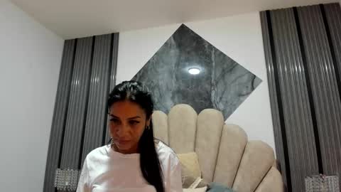 Snapshot of 1naughty_milf chatting on March 8, 11:14 am Luisa online show from March 8, 11:14 am