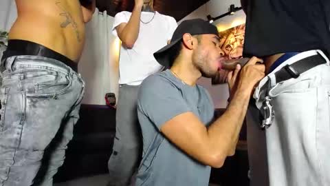 Snapshot of 1pushman chatting on December 1, 11:48 am pushman online show from December 1, 11:48 am