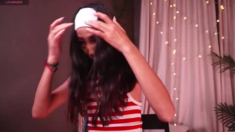 Rei online show from November 14, 3:33 pm