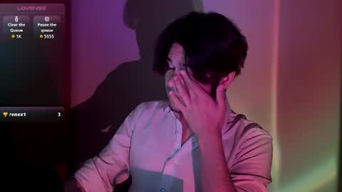 1roberttt online show from June 24, 9:58 pm