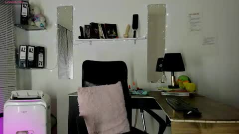 1sweetvaleria1 online show from June 10, 1:17 am